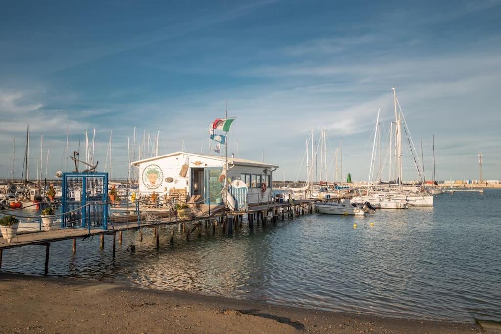 Retroscena Appartamento Mare In Centro Civitanova Marche Exterior foto